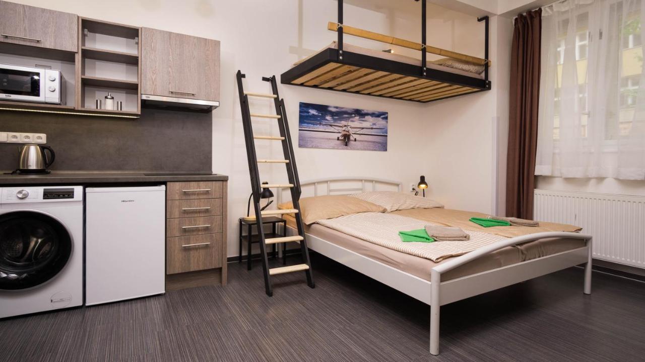 Flying Bed Apartment Close To Prague Castle And Airport Quarto foto